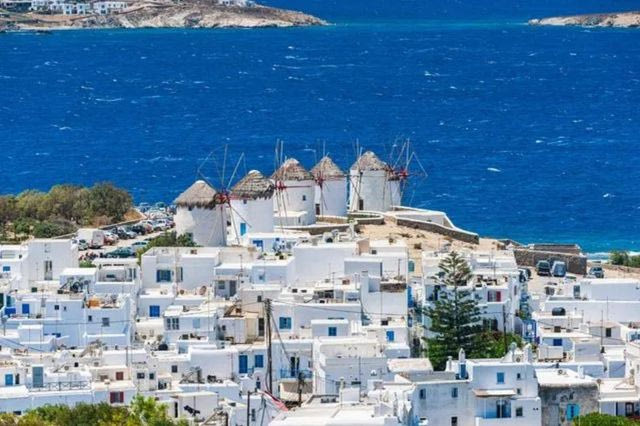 Αντέχουν τα νησιά την κίνηση της Αθήνας;