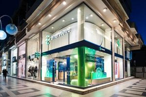 Μπήκαμε στα νέα καταστήματα Enerwave και καταλάβαμε γιατί η ενέργεια αλλάζει εποχή