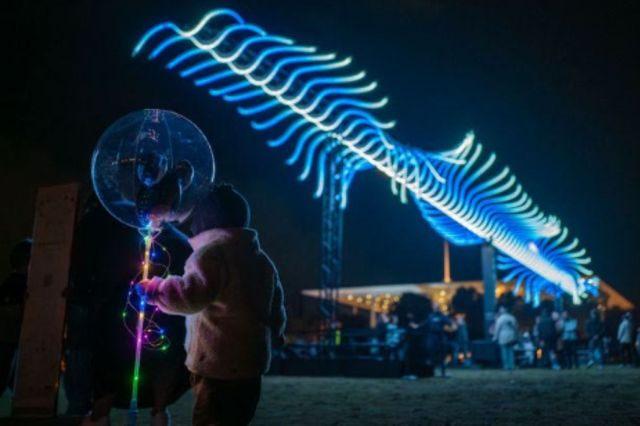 Χριστούγεννα που συνδέουν: Η COSMOTE TELEKOM φέρνει τη μαγεία των γιορτών στο Πεδίον του Άρεως και στο ΚΠΙΣΝ