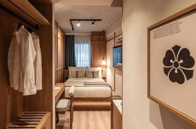 Η Webhotelway πίσω από ένα από τα πιο σωστά τοποθετημένα openings της Αθήνας