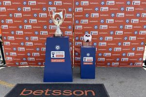 Λάμψη τελικού κυπέλλου Ελλάδος Betsson στη Θεσσαλονίκη και την Πλατεία Αριστοτέλους, με το τρόπαιο της διοργάνωσης να αποτελεί πόλο έλξης