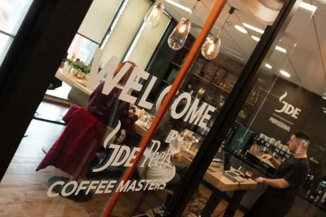 Μέσα από ένα φλιτζάνι εσπρέσο αποκωδικοποιήσαμε τα μυστικά του καφέ παρέα με τους ειδικούς της JDE Peet's