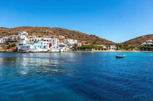 Διάλεξε νησί. Βρες εύκολα δρομολόγιο. Κλείσε. Φύγε.