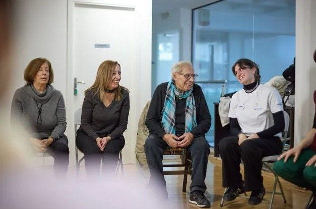 «Η μοναξιά αντιμετωπίζεται μόνο με παρέα»: Η ιστορία του κ. Βαγγέλη για τη δύναμη της ανθρώπινης παρουσίας