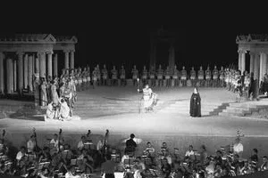 ΔΕΗ: Στηρίζει την έκθεση «Σημείο Κάλλας» στο Αρχαίο Θέατρο Επιδαύρου