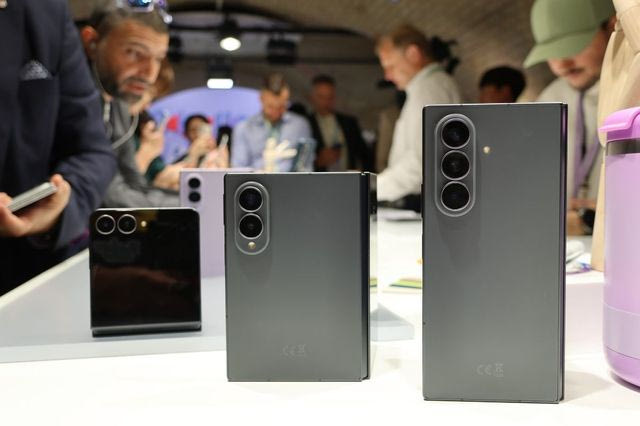 Samsung Unpacked στο Λονδίνο: όταν το κινητό ανοίγει, η τεχνολογία αλλάζει ρυθμό
