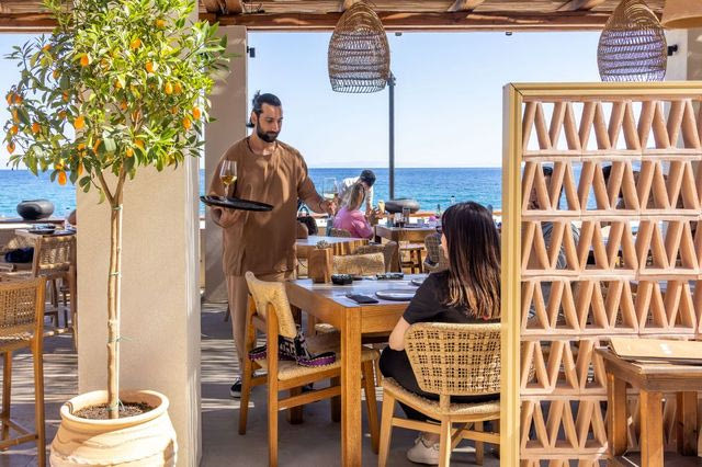 Το Saint Fire στη Χίο είναι ο all-day luxury προορισμός των διακοπών σου