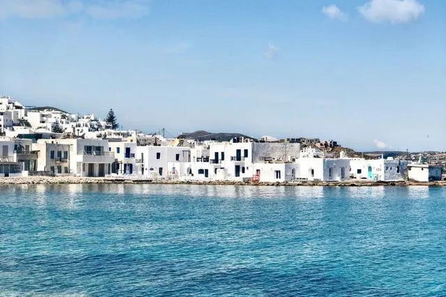 Τέσσερα νησιά, αμέτρητες εμπειρίες: Το καλοκαιρινό island hopping στις Κυκλάδες που αξίζει να κάνεις
